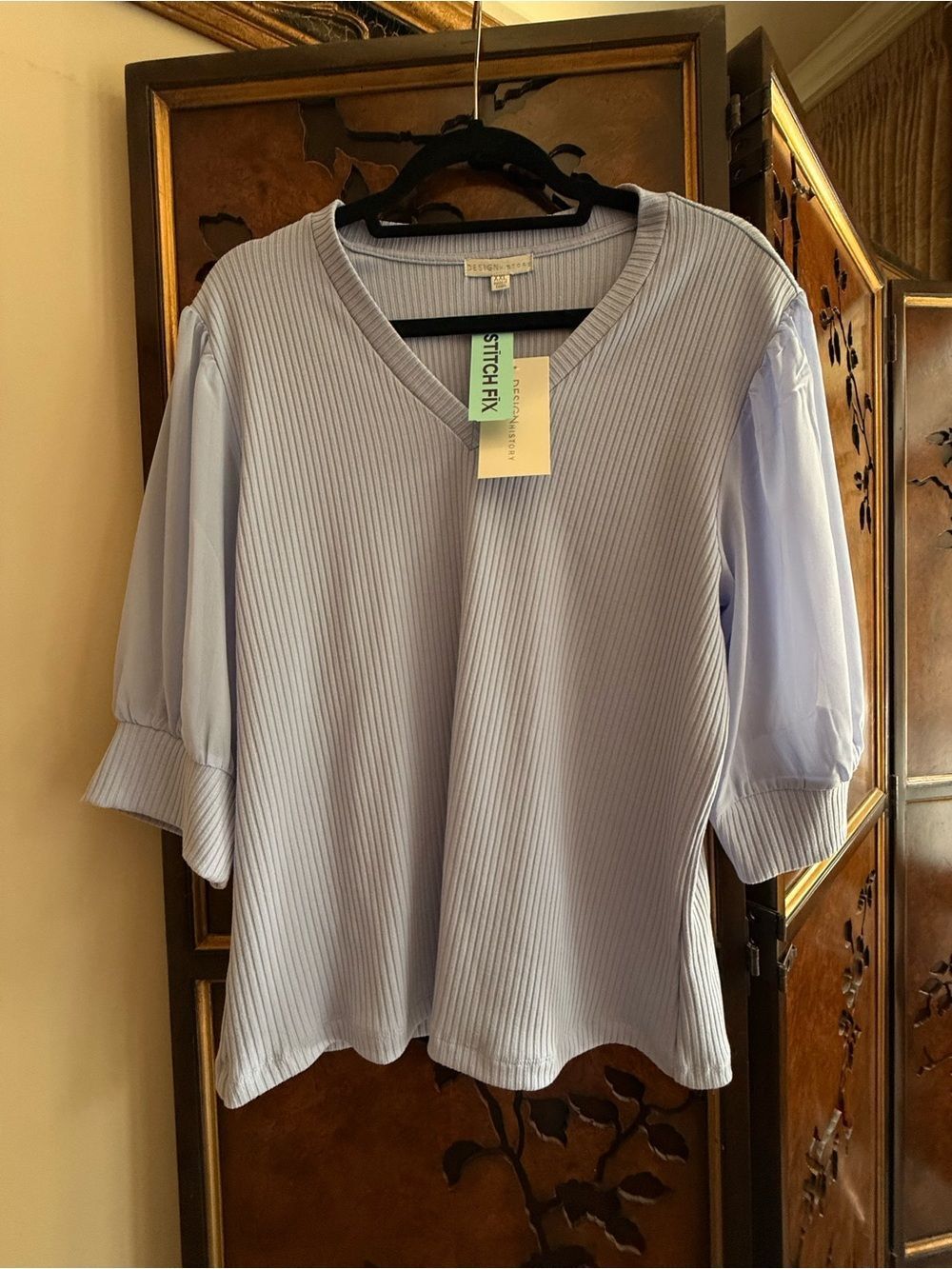 Light Lavender V-Neck Ribbed Top with Puff Sleeves